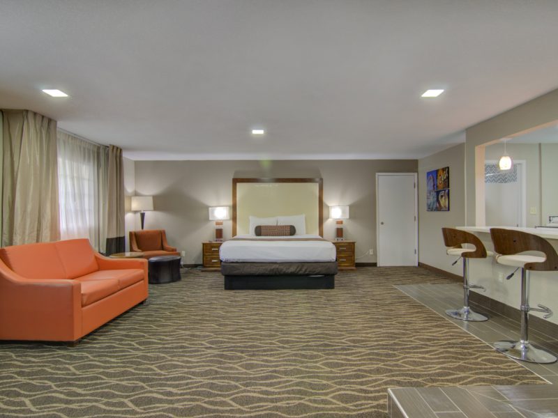 Honeymoon suites in Westbridge Inn & Suites - Centerville Iowa-min
