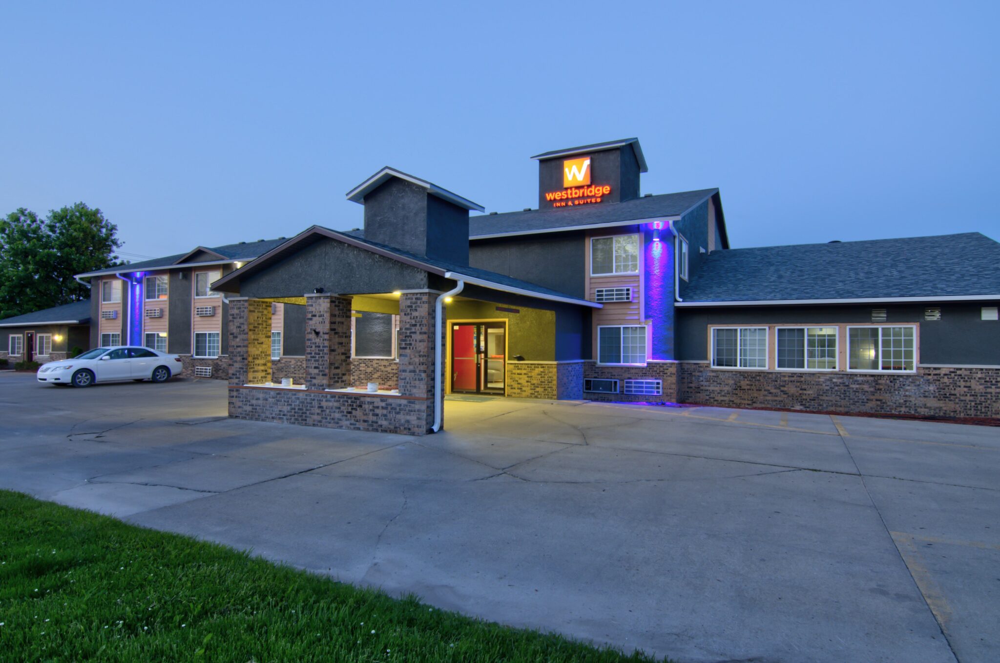 Hotel and Motel in Centerville Iowa Westbridge Inn and Suites Centerville